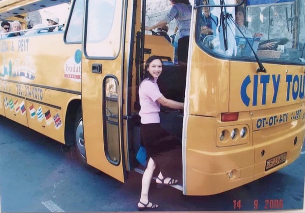 Cô bạn khoe mẹ hồi trẻ là hoa khôi, đi sắm đào Tết thôi mà cũng được chụp cho lên báo - Ảnh 5.