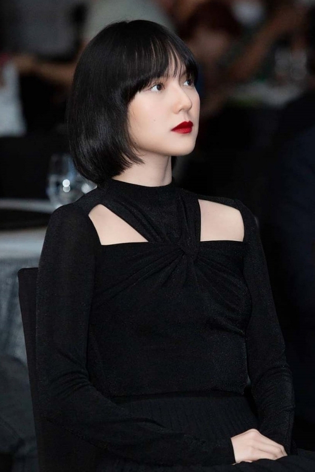 Clip gây phẫn nộ đạt hơn 2 triệu view: Antifan có hành động thiếu tôn trọng với hình ảnh Hải Tú trong MV Sơn Tùng M-TP - Ảnh 4.