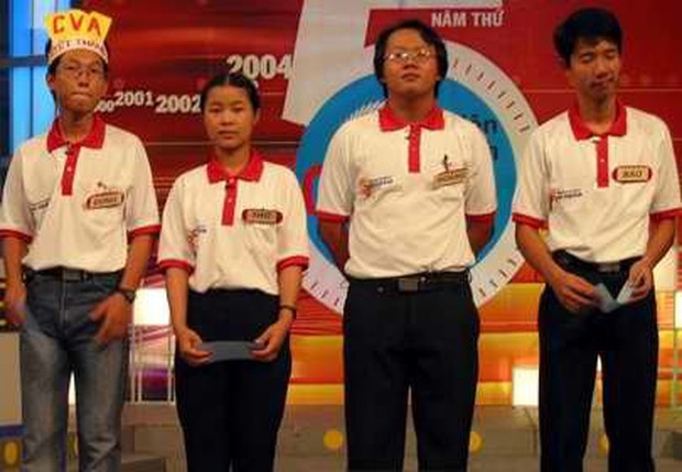 Trận chung kết Olympia gây tranh cãi vì lỗi đáp án 17 năm trước, Á quân được ủng hộ hơn cả Quán quân, cuộc sống của cả 2 giờ ra sao? - Ảnh 2.