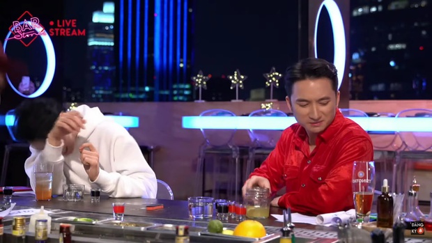 VJ Dustin Phúc Nguyễn hé lộ món nợ 2,5 tỷ đồng khiến Karik - Phan Mạnh Quỳnh ngỡ ngàng - Ảnh 3. VJ Dustin Phúc Nguyễn hé lộ món nợ 2,5 tỷ đồng khiến Karik - Phan Mạnh Quỳnh ngỡ ngàng - Ảnh 3.