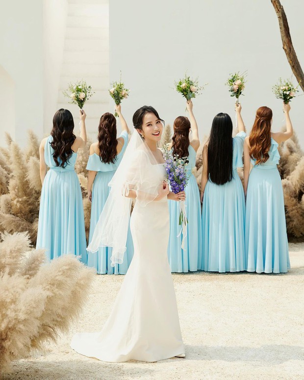 Vợ thiếu gia Phan Thành khẳng định đẳng cấp trước thềm siêu đám cưới: Nguyên team tiểu thư lâu đài trắng, con gái đại gia, Hoa hậu có mặt đủ! - Ảnh 1. Vợ thiếu gia Phan Thành khẳng định đẳng cấp trước thềm siêu đám cưới: Nguyên team tiểu thư lâu đài trắng, con gái đại gia, Hoa hậu có mặt đủ! - Ảnh 1.