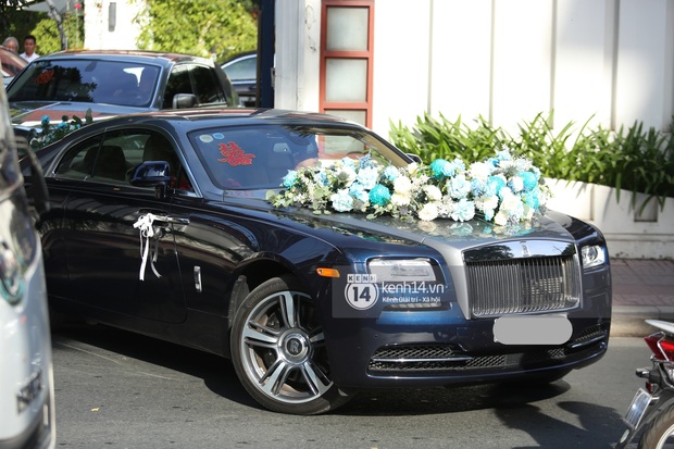 Cận cảnh Rolls-Royce, McLaren, Maybach góp mặt trong dàn siêu xe trăm tỷ hộ tống Phan Thành đưa nàng về dinh - Ảnh 3. Cận cảnh Rolls-Royce, McLaren, Maybach góp mặt trong dàn siêu xe trăm tỷ hộ tống Phan Thành đưa nàng về dinh - Ảnh 3.