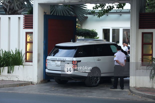 Cận cảnh Rolls-Royce, McLaren, Maybach góp mặt trong dàn siêu xe trăm tỷ hộ tống Phan Thành đưa nàng về dinh - Ảnh 14. Cận cảnh Rolls-Royce, McLaren, Maybach góp mặt trong dàn siêu xe trăm tỷ hộ tống Phan Thành đưa nàng về dinh - Ảnh 14.