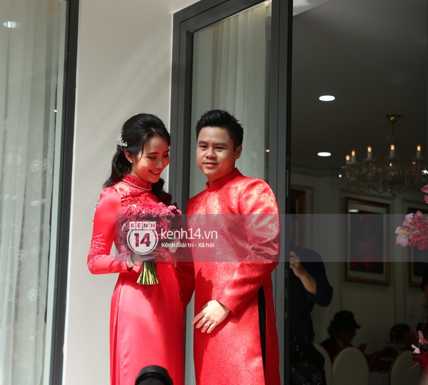Chùm ảnh hôn nhau căng đét đèn đẹt của vợ chồng tổng giám đốc Phan Thành - Ảnh 5. Chùm ảnh hôn nhau căng đét đèn đẹt của vợ chồng tổng giám đốc Phan Thành - Ảnh 5.