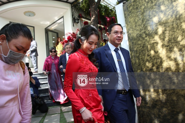 Đám cưới Phan Thành - Primmy Trương: Cô dâu chiếm spotlight với áo dài đỏ, nhẫn kim cương to đùng trên tay nhìn là nể ngay - Ảnh 39.