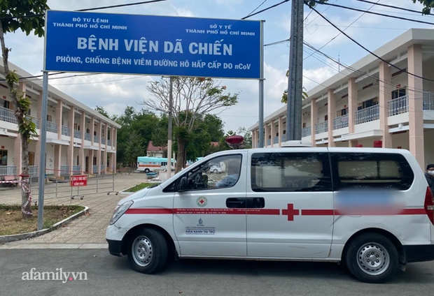 Bé gái 8 tuổi ở TP.HCM tái dương tính SARS-CoV-2 sau khi xuất viện được đưa đi cách ly cùng mẹ - Ảnh 2. Bé gái 8 tuổi ở TP.HCM tái dương tính SARS-CoV-2 sau khi xuất viện được đưa đi cách ly cùng mẹ - Ảnh 2.