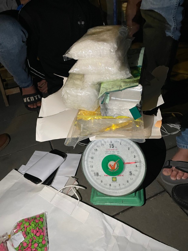 Bắt thanh niên vận chuyển 3,5kg ma túy đá từ Thanh Hóa vào Đà Nẵng để phục vụ dân chơi dịp Tết - Ảnh 2. Bắt thanh niên vận chuyển 3,5kg ma túy đá từ Thanh Hóa vào Đà Nẵng để phục vụ dân chơi dịp Tết - Ảnh 2.