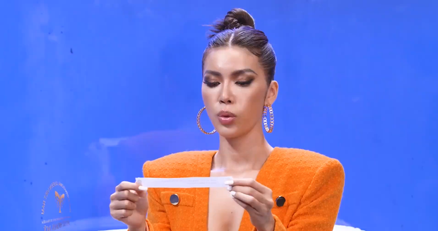 Team Hoàng Thùy gây choáng khi thi ứng xử tiếng Anh: 3/4 không hiểu câu hỏi, phải trả lời bằng tiếng mẹ đẻ - Ảnh 6.