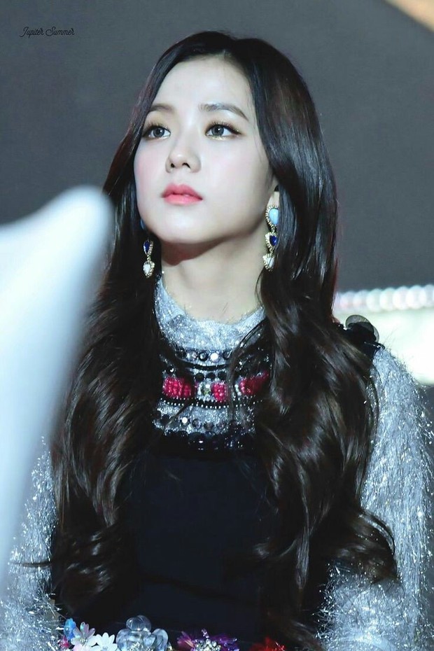 Hào quang của BLACKPINK hóa ra là áp lực trăm bề đối với Jisoo, là mỹ nhân của girlgroup hàng đầu nhưng chưa chắc đã sướng - Ảnh 16.