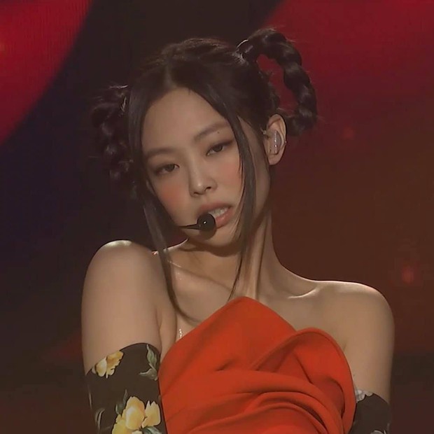Cô gái Trung Hoa Jennie diễn SOLO chặt chém nhất THE SHOW: Lời rap, vũ đạo, phối khí mới toanh, dàn dựng sân khấu đỉnh của chóp - Ảnh 8.