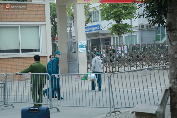 Cả lớp phải cách ly tập trung tại trường vì một học sinh lớp 3 nhiễm Covid-19, cuộc sống bên trong trường của phụ huynh, học sinh ra sao? - Ảnh 3.
