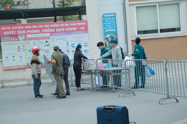 Cả lớp phải cách ly tập trung tại trường vì một học sinh lớp 3 nhiễm Covid-19, cuộc sống bên trong trường của phụ huynh, học sinh ra sao? - Ảnh 7.