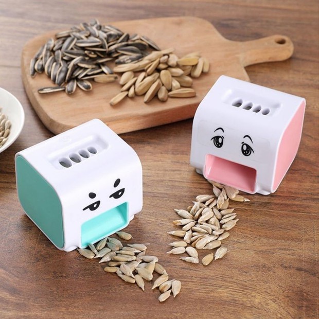 Máy bóc vỏ tự động cho hội cắn hướng dương đỡ mỏi tay: Nghe thì nhàn đấy nhưng đời không như là mơ - Ảnh 1.