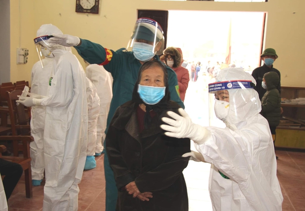 Thành công bắt trúng và khóa ổ dịch ở Hải Dương, thiết lập bệnh viện dã chiến trong 22 giờ - Ảnh 1.