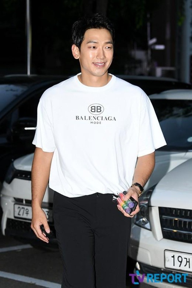 Đặt 2 cặp đôi đẳng cấp nhất Kbiz lên bàn cân: Son Ye Jin - Hyun Bin bị Kim Tae Hee - Bi Rain bỏ xa về tài sản nhưng lại hơn ở điểm này - Ảnh 35. Đặt 2 cặp đôi đẳng cấp nhất Kbiz lên bàn cân: Son Ye Jin - Hyun Bin bị Kim Tae Hee - Bi Rain bỏ xa về tài sản nhưng lại hơn ở điểm này - Ảnh 35.