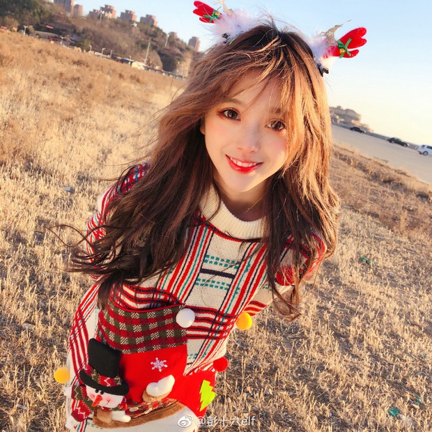 Top 10 hot girl khuấy đảo TikTok Trung Quốc: Dàn mỹ nhân xuyên không mang vẻ đẹp thiên thần, thánh hất tóc chưa phải là nhất - Ảnh 3. Top 10 hot girl khuấy đảo TikTok Trung Quốc: Dàn mỹ nhân xuyên không mang vẻ đẹp thiên thần, thánh hất tóc chưa phải là nhất - Ảnh 3.