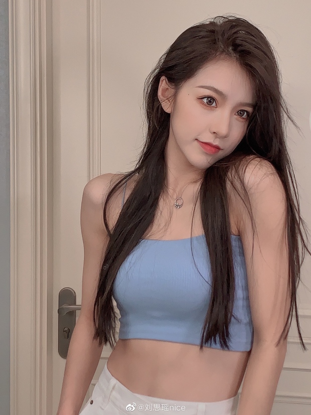 Top 10 hot girl khuấy đảo TikTok Trung Quốc: Dàn mỹ nhân xuyên không mang vẻ đẹp thiên thần, thánh hất tóc chưa phải là nhất - Ảnh 7. Top 10 hot girl khuấy đảo TikTok Trung Quốc: Dàn mỹ nhân xuyên không mang vẻ đẹp thiên thần, thánh hất tóc chưa phải là nhất - Ảnh 7.