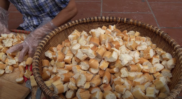 Bà Tân làm bánh mì ngào đường nhưng ra lò y hệt mẹt bún đậu thiếu mỗi chén mắm tôm, các cháu ăn ngon đến nỗi rụng cả tóc! - Ảnh 5.