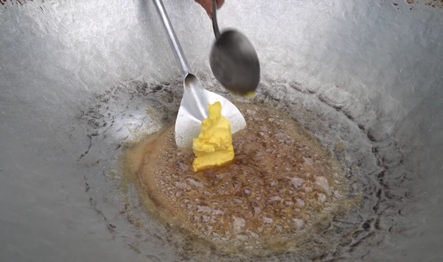 Bà Tân làm bánh mì ngào đường nhưng ra lò y hệt mẹt bún đậu thiếu mỗi chén mắm tôm, các cháu ăn ngon đến nỗi rụng cả tóc! - Ảnh 9.