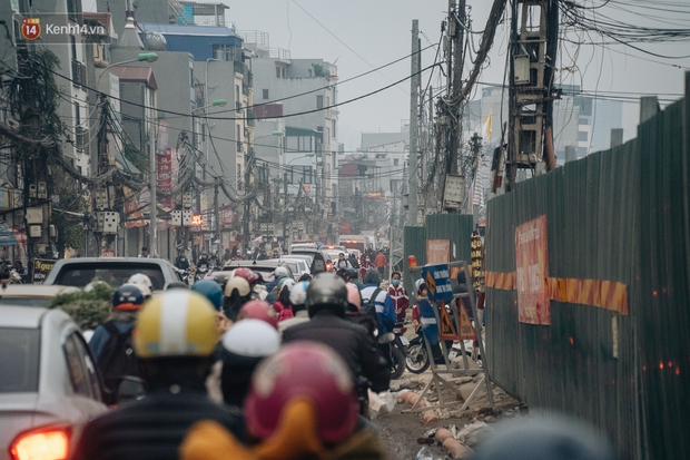 Ngày đi làm đầu tiên của năm 2021: Kẹt xe toàn tập! - Ảnh 3.