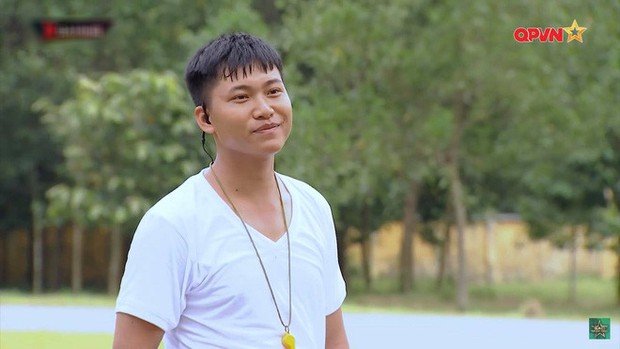 So ảnh thường phục của Mũi trưởng Long, khác một trời một vực với khi mặc quân phục - Ảnh 3.