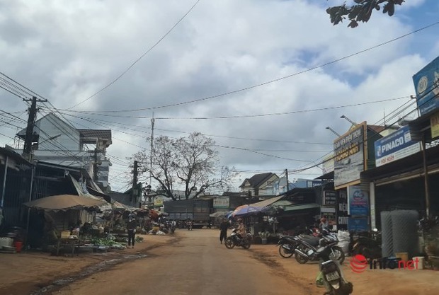 Xã giàu nhất nước, dân làng sắm 300 ô tô chạy chật đường, giờ hoang tàn ảm đạm - Ảnh 4.