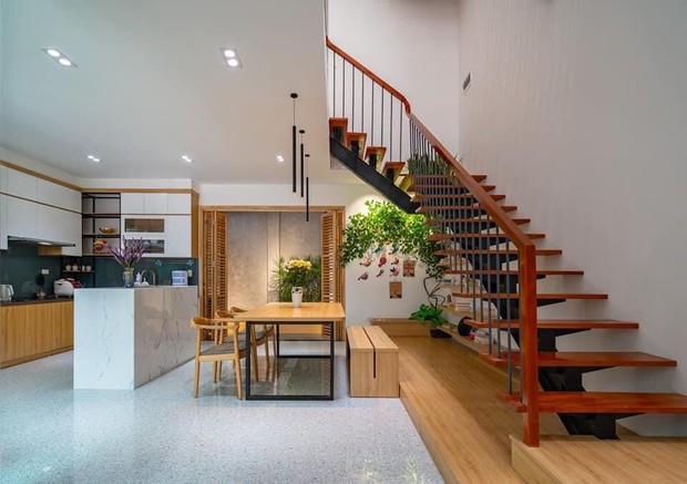 Bán mảnh đất nhỏ và chỉ có trong tay 500 triệu, vợ chồng trẻ vẫn quyết định “chơi lớn” xây nhà 100m2, chi phí hơn 2,5 tỷ - Ảnh 4. Bán mảnh đất nhỏ và chỉ có trong tay 500 triệu, vợ chồng trẻ vẫn quyết định “chơi lớn” xây nhà 100m2, chi phí hơn 2,5 tỷ - Ảnh 4.