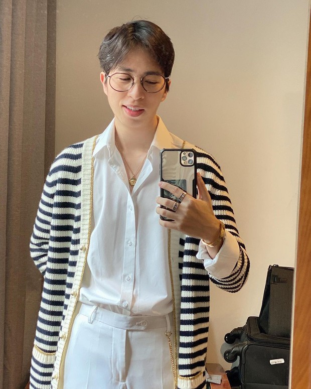 Dân tình thì thầm thập thò với loạt ảnh selfie trước gương của ViruSs, streamer ngày càng điệu đà hơn thì phải - Ảnh 2.