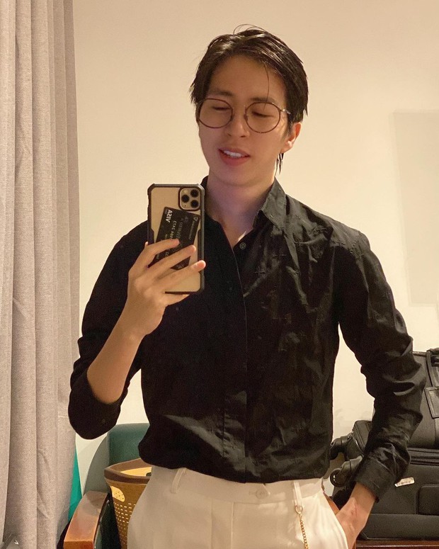 Dân tình thì thầm thập thò với loạt ảnh selfie trước gương của ViruSs, streamer ngày càng điệu đà hơn thì phải - Ảnh 3.