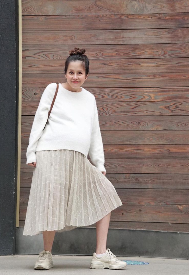 An Nguy khoe nhan sắc cuốn hút khi mang thai con đầu lòng, ai nghĩ Vlogger đã 34 tuổi rồi! - Ảnh 1.