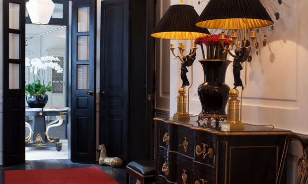 Thăm ngôi nhà cổ của NTK Thái Công: Biệt thự Pháp giữa lòng Sài Gòn, nội thất châu Âu vừa cầu kỳ vừa sang chảnh - Ảnh 2.