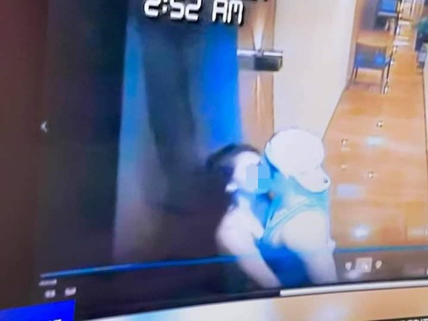 Vụ Á hậu chết nghi bị hãm hiếp tập thể: Tiếp tục công bố video cô gái hôn đắm đuối “trai lạ”, bị bế đi trong trạng thái cứng đờ - Ảnh 4. Vụ Á hậu chết nghi bị hãm hiếp tập thể: Tiếp tục công bố video cô gái hôn đắm đuối “trai lạ”, bị bế đi trong trạng thái cứng đờ - Ảnh 4.