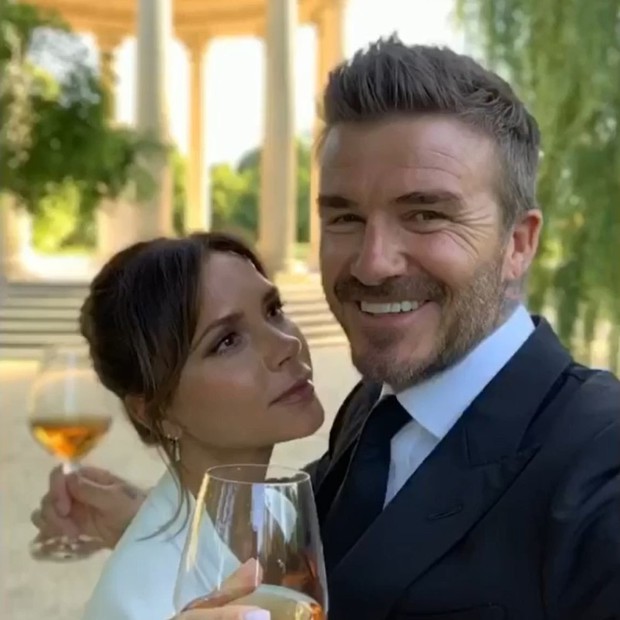 Gia đình Beckham tưng bừng đón năm mới tại biệt thự nghìn tỷ của nàng hôn thê cậu cả, cùng diện đồ ngủ dễ thương hết nấc - Ảnh 4.