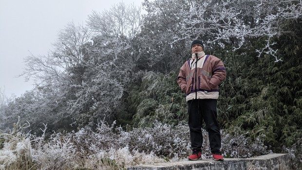 Băng tuyết phủ trắng Cao Bằng, Lạng Sơn, nhiệt độ thấp nhất nhiều nơi tiếp tục giảm - Ảnh 9.