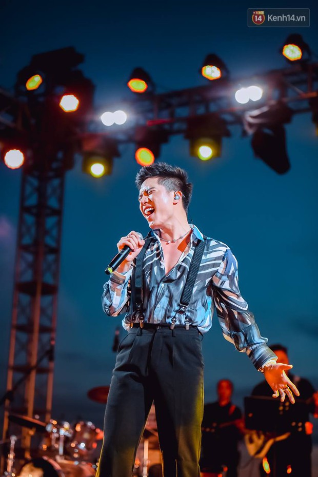 Jack, Thuỳ Chi khiến fan “mê mẩn” với loạt hit, Juky San - LyLy cùng dàn nghệ sĩ làm bùng nổ sân khấu chưa từng có tại HOT14 WOW Sunset Fest - Ảnh 13. Jack, Thuỳ Chi khiến fan “mê mẩn” với loạt hit, Juky San - LyLy cùng dàn nghệ sĩ làm bùng nổ sân khấu chưa từng có tại HOT14 WOW Sunset Fest - Ảnh 13.