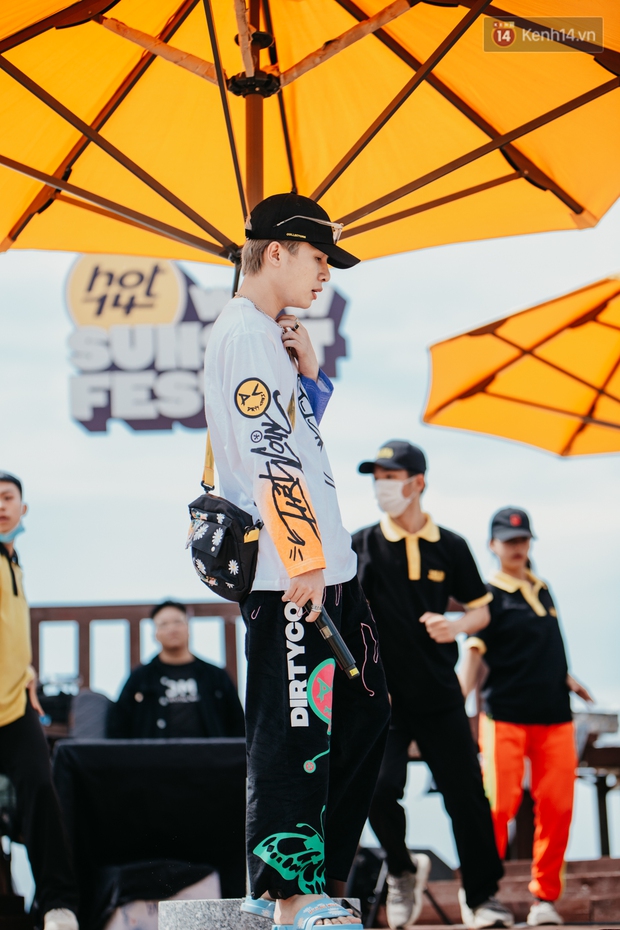 Trước giờ G: Jack ăn vận siêu đáng yêu tổng duyệt HOT14 WOW Sunset Fest, Anh Tú - Lyly hát tập thôi mà tình cảm thế này? - Ảnh 5.