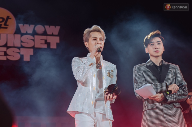 Jack, Thuỳ Chi khiến fan “mê mẩn” với loạt hit, Juky San - LyLy cùng dàn nghệ sĩ làm bùng nổ sân khấu chưa từng có tại HOT14 WOW Sunset Fest - Ảnh 35. Jack, Thuỳ Chi khiến fan “mê mẩn” với loạt hit, Juky San - LyLy cùng dàn nghệ sĩ làm bùng nổ sân khấu chưa từng có tại HOT14 WOW Sunset Fest - Ảnh 35.