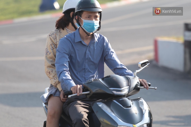 Người Sài Gòn hụt hẫng vì thời tiết chẳng lạnh như dự báo: Ủa rồi 20 độ đâu? - Ảnh 6.