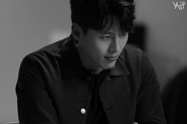Bộ hình hậu trường khiến Knet phải trầm trồ vì sự thay đổi của Hyun Bin sau khi hẹn hò Son Ye Jin - Ảnh 12.