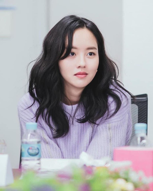 Lâu lắm mới trở lại, sao nhí Mặt Trăng Ôm Mặt Trời Kim So Hyun khiến MXH bùng nổ với visual xinh đến... lặng người - Ảnh 4.