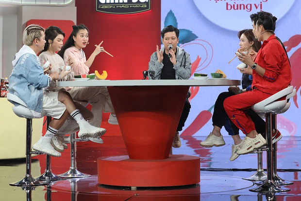 Mẹ Hari Won từng lo vì con gái mình chỉ... ngắm gái đẹp, Trường Giang được hé lộ quá khứ toàn hot girl theo đuổi - Ảnh 1.