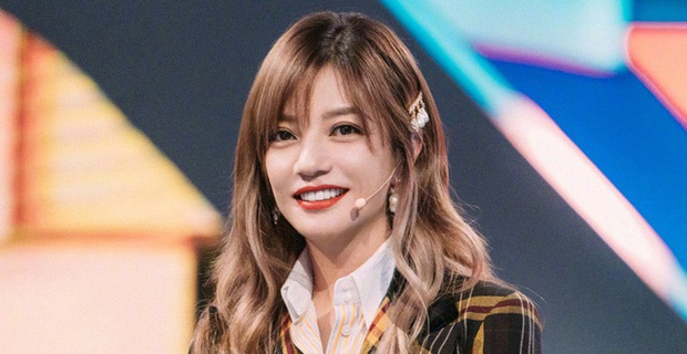 Nhà đài xoá 100% cảnh Huỳnh Hiểu Minh tái ngộ tình cũ, hoá ra Lý Phi Nhi lôi cả Triệu Vy vào drama với Angela Baby? - Ảnh 3.