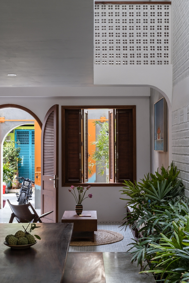 Nhà 15 tuổi với màn cải tạo nhìn đã con mắt: Từ tồi tàn, bí bách đến thoáng đãng và cực nên thơ - Ảnh 4.