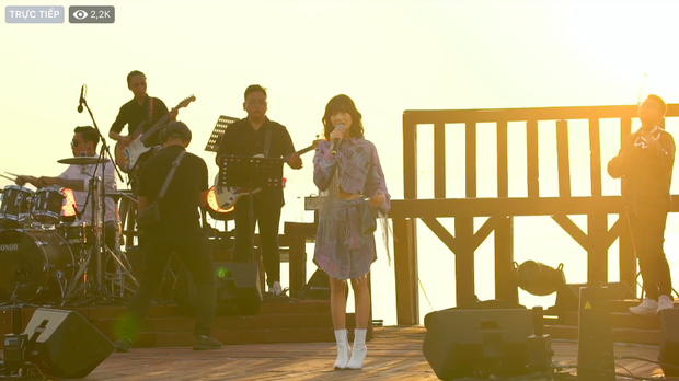 Juky San mở màn HOT14 WOW Sunset Fest bằng loạt bản cover gây sốt, tiết lộ về album sẽ được ra mắt - Ảnh 5.