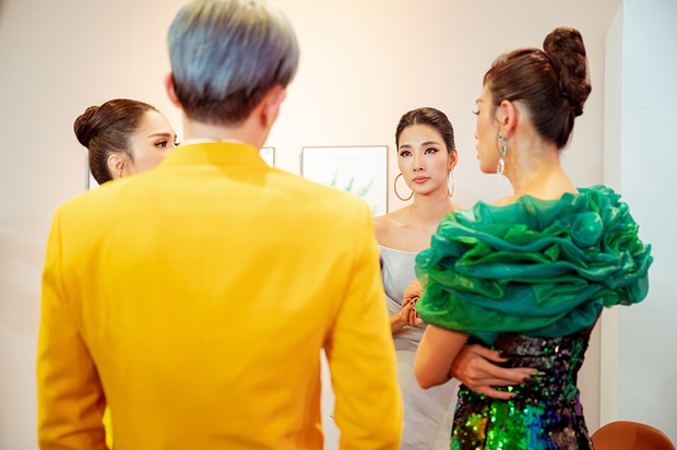 Hoàng Thùy bật khóc khi học trò bị loại: Chỉ vì không đẹp mà vậy thôi hả? Sao lại đối xử với những bạn người mẫu 1 cách bất công? - Ảnh 4. Hoàng Thùy bật khóc khi học trò bị loại: Chỉ vì không đẹp mà vậy thôi hả? Sao lại đối xử với những bạn người mẫu 1 cách bất công? - Ảnh 4.