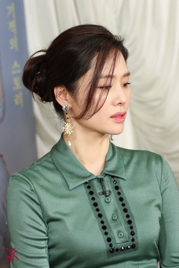 5 bóng hồng bước qua đời So Ji Sub: Toàn mỹ nhân ngực khủng căng tràn bờ đê, Son Ye Jin học vấn thua xa vợ tài tử - Ảnh 49.