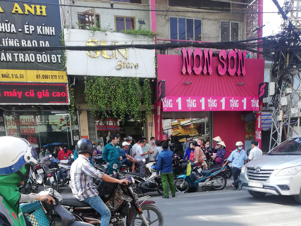TP.HCM: Phát hiện người phụ nữ tử vong tại cửa hàng thời trang - Ảnh 1.