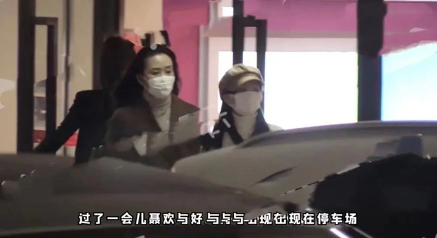 Giữa lúc MXH náo loạn vì scandal ngoại tình, 1 cô gái leo thẳng top 1 Weibo vì được ông xã mỹ nam Cbiz tháp tùng đi siêu thị - Ảnh 4.