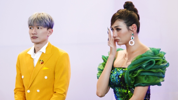 Hoàng Thùy bật khóc khi học trò bị loại: Chỉ vì không đẹp mà vậy thôi hả? Sao lại đối xử với những bạn người mẫu 1 cách bất công? - Ảnh 5. Hoàng Thùy bật khóc khi học trò bị loại: Chỉ vì không đẹp mà vậy thôi hả? Sao lại đối xử với những bạn người mẫu 1 cách bất công? - Ảnh 5.