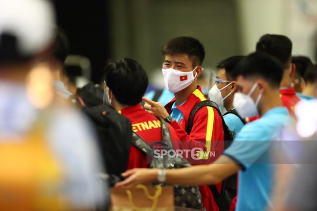 Đội tuyển Việt Nam lên đường sang UAE, sẵn sàng cho trận gặp Trung Quốc tại vòng loại World Cup 2022 - Ảnh 10.